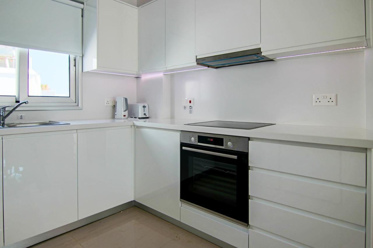 Phaedrus Living: Seaside Luxury Flat Lighthouse 65 Apartment Paphos Exterior foto