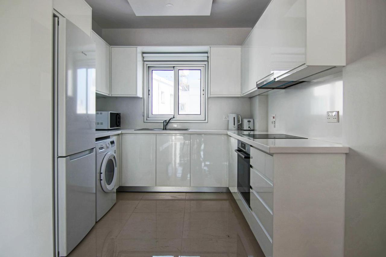 Phaedrus Living: Seaside Luxury Flat Lighthouse 65 Apartment Paphos Exterior foto